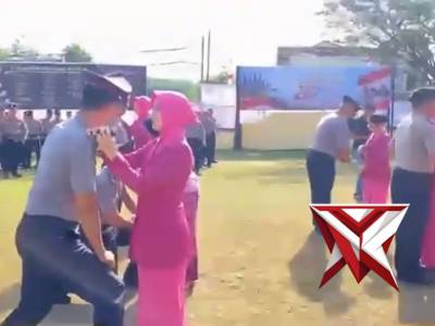 Pemasangan Tanda Pangkat, Simbol Kehormatan dan Amanah Baru.