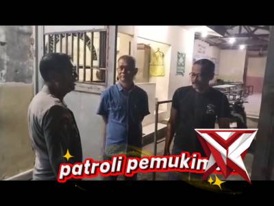 Patroli pemukiman warga