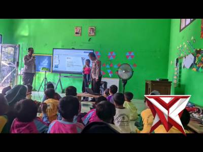 Kolaborasi Polisi Bersama Anak Sekolah