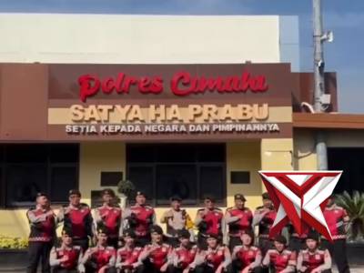 Personel Patroli Perintis Presisi Polres Cimahi yang dipimpin oleh Kanit Pamobvit - Ipda Heriandani.