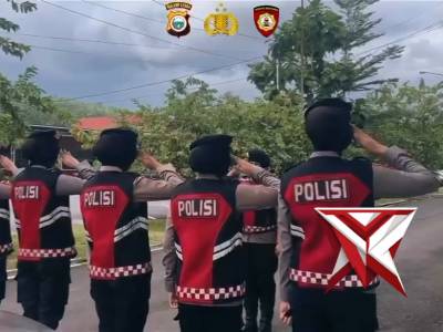 Polisi Wanita (Polwan) Dit Samapta Polda Malut melaksanakan kegiatan patroli dialogis