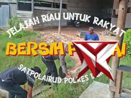 Jelajah Riau  Bersih Pantai Satpolairud Polres Dumai