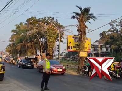 Personel Polsek Belitang I melaksanakan Strong Point pagi