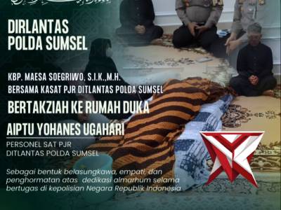 Dirlantas Polda Sumsel, KBP Maesa Soegriwo, S.I.K, M.HBertakziah kerumah Duka Aiptu Yohanes Ugahari