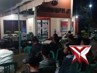 Nobar piala dunia bersama masyarakat