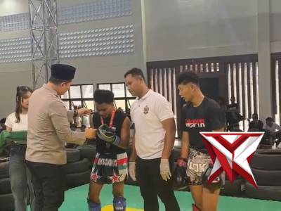 ? Motivasi dan Pembinaan Atlet Tinju MABOX X Maospati Kota

Semangat juang disiplin dan sportivitas