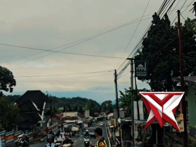 Anggota Polsek Tawangmangu melaksanakan AG pagi