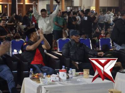 Polres Ngawi menggelar kegiatan nonton bareng (nobar) final Piala Dunia 2026 di halaman Satya Haprab