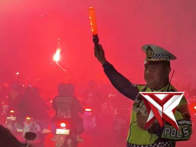 ?Sinergi dan Ketertiban di Jalan Raya ?????
?Jajaran Polres Jepara melakukan pengawalan dan pengatu