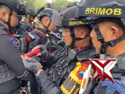 Satbrimob Polda Jateng Melaksanakan BKO Polres Rembang Dalam Rangka Pengamanan Pengesahan Warga PSHT