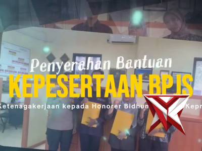 Bertempat di Ruangan Renmin Bidhumas Polda Kepri, Kabidhumas Polda Kepri secara simbolis menyerahkan