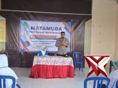 Anggota Polsek Kerjo Penyuluhan Siswa SMP