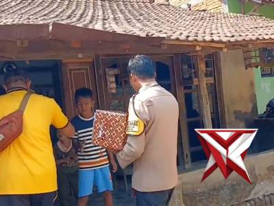 Giat Jumat berkah Polsek Dawe Polres Kudus