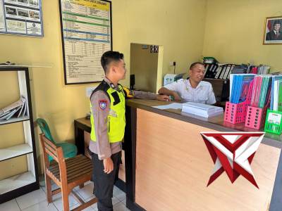 Bhabinkamtibmas Polsek Reban Sambang Perangkat Desa Perkuat Harkamtibmas