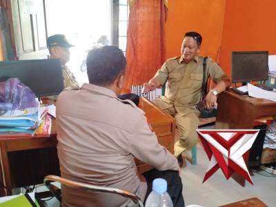 Bhabinkamtibmas Polresta Batang Sambangi Balai Desa Kalisalak, Perkuat Sinergi dan Serap Informasi M