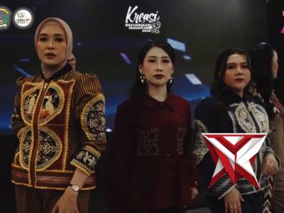 Hadiri dan Kunjungi Stan UMKM