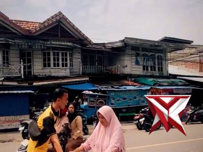 Jumat Berkah Berbagi Nasi Bungkus Untuk Masyarakat - PoliceTube