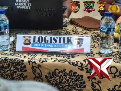 Itwasum Polri melaksanakan pemeriksaan gudang senjata api di Polres Muara Enim. Pemeriksaan meliputi